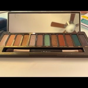 Urban Decay NAKED Out West palette. Used once.
